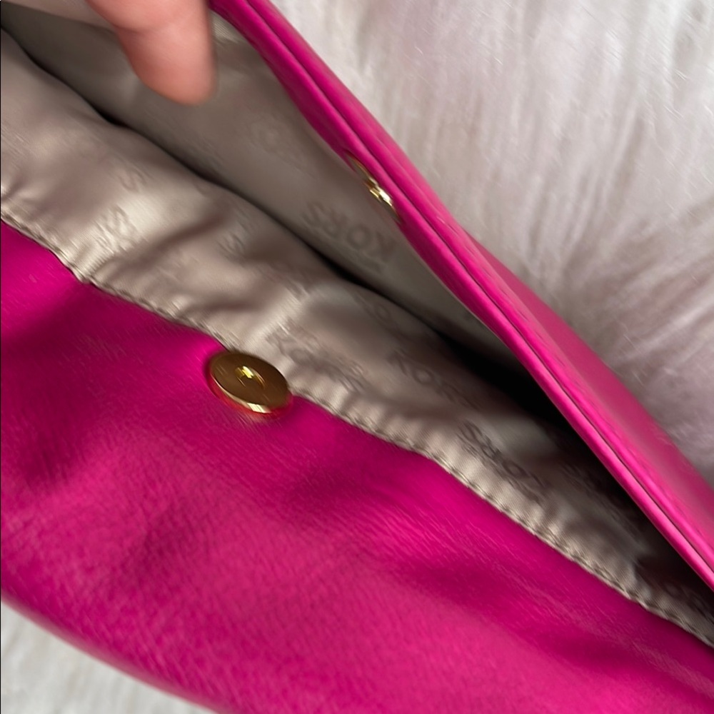 Michael Kors Fuchsia Crossbody Bag with Gold Chain - Picture 7 of 11